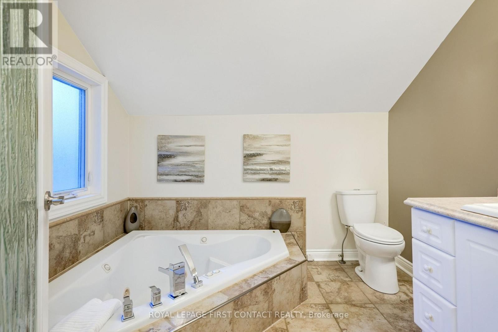 












3847 WEST STREET

,
Innisfil,




Ontario
L9S2L8

