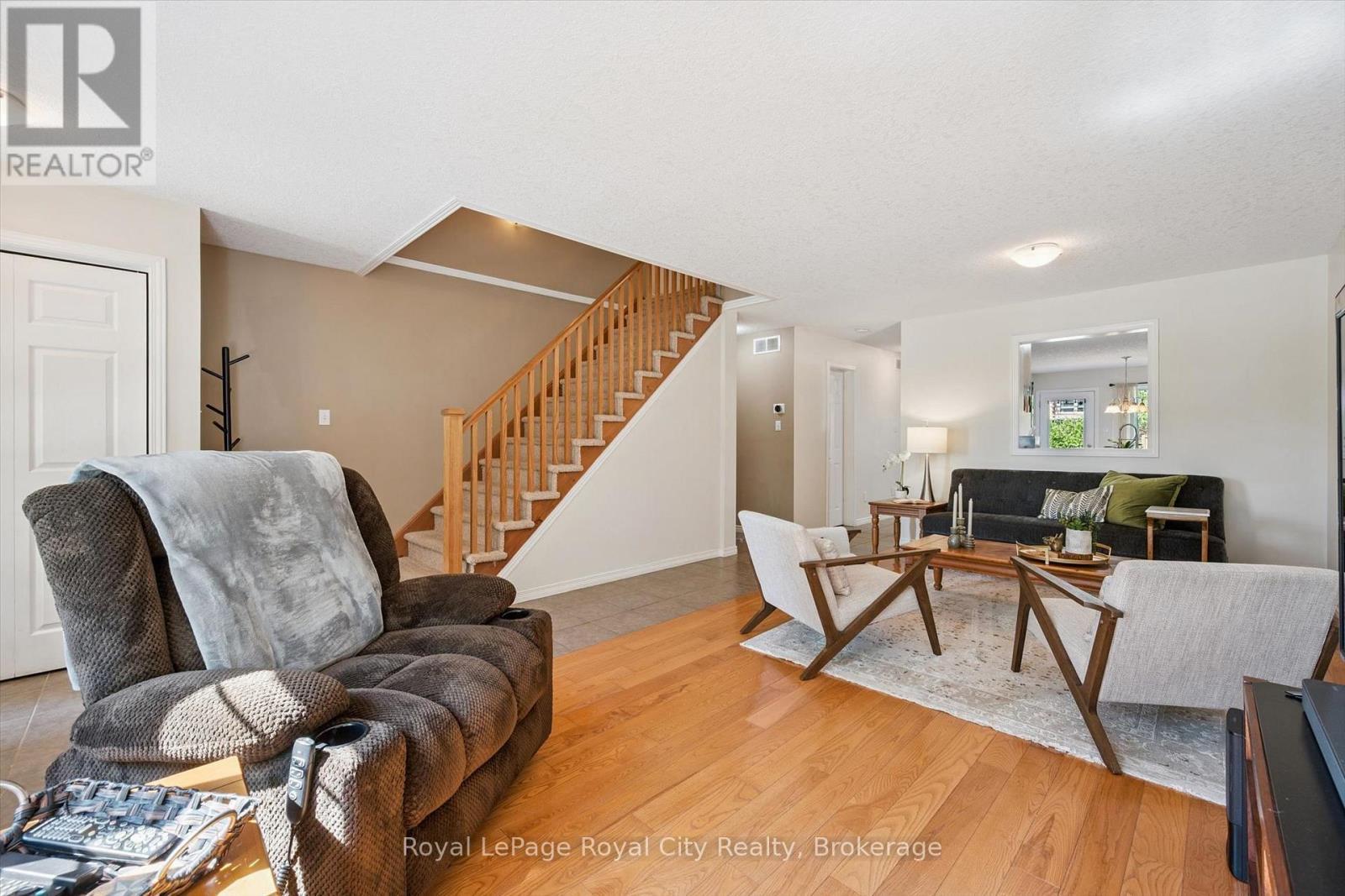 












105 SPENCER DRIVE

,
Centre Wellington (Elora/Salem),




Ontario
N0B1S0

