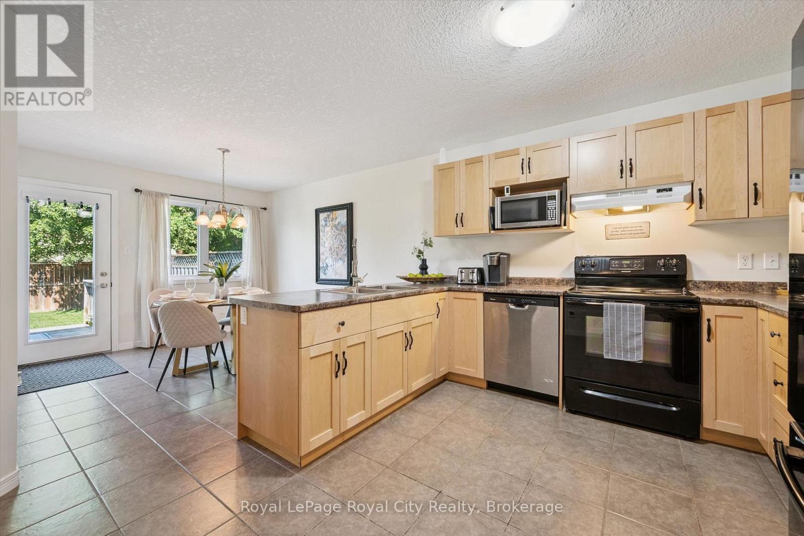 












105 SPENCER DRIVE

,
Centre Wellington (Elora/Salem),




Ontario
N0B1S0

