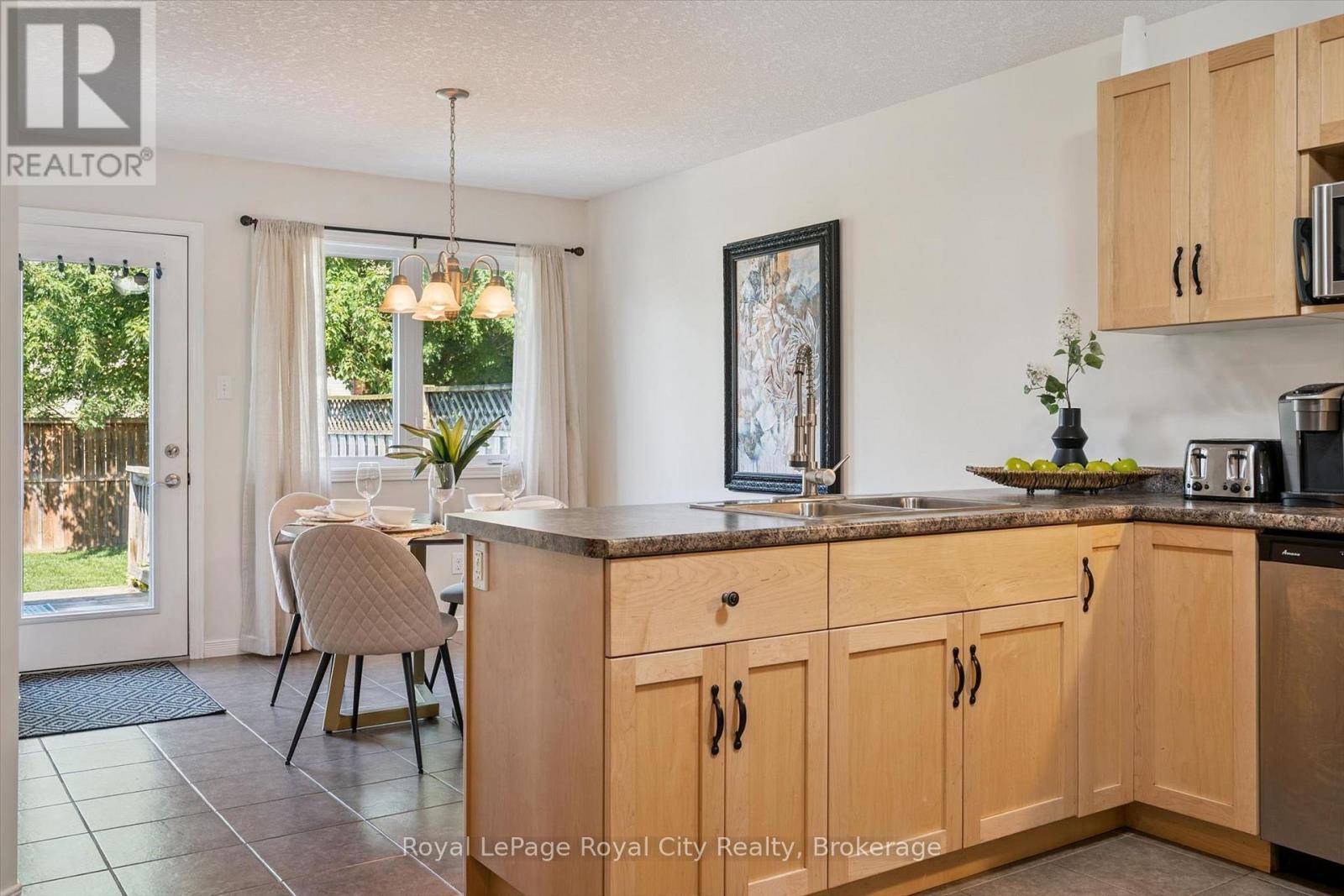 












105 SPENCER DRIVE

,
Centre Wellington (Elora/Salem),




Ontario
N0B1S0

