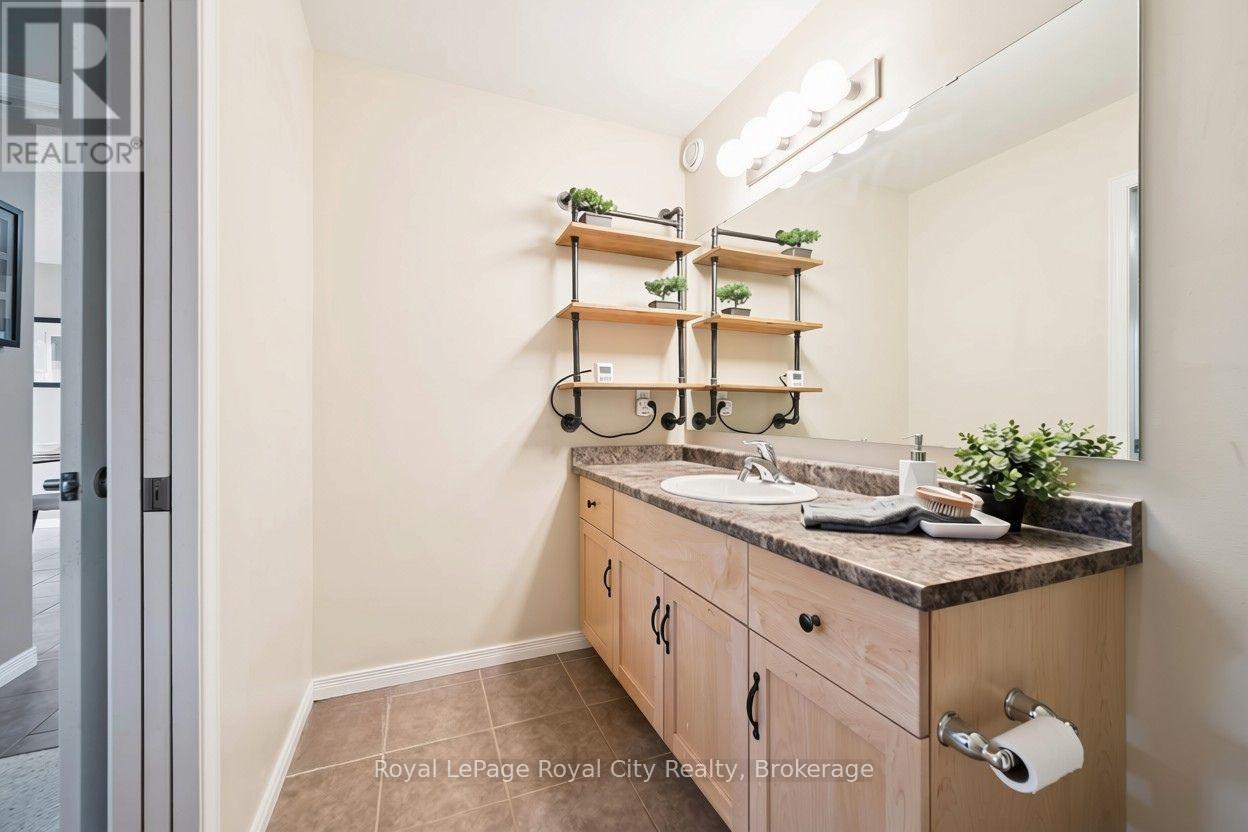 












105 SPENCER DRIVE

,
Centre Wellington (Elora/Salem),




Ontario
N0B1S0

