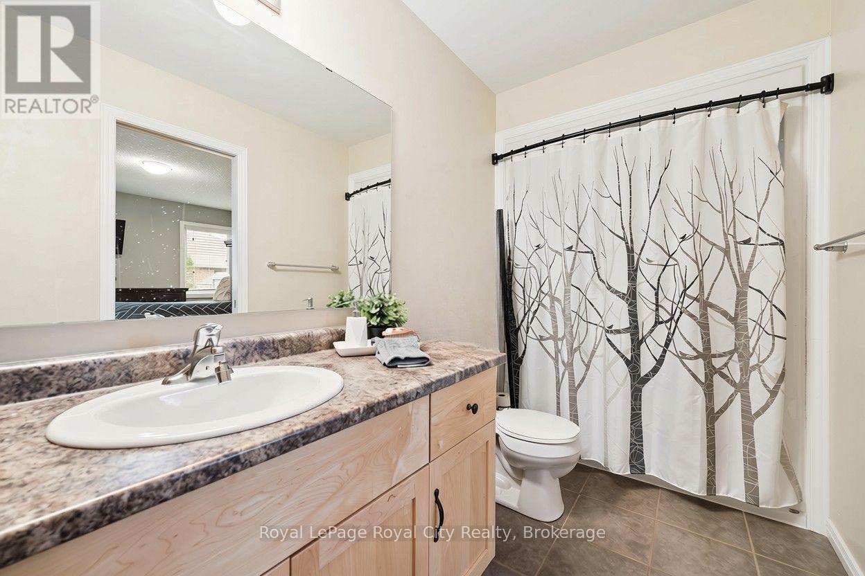 












105 SPENCER DRIVE

,
Centre Wellington (Elora/Salem),




Ontario
N0B1S0

