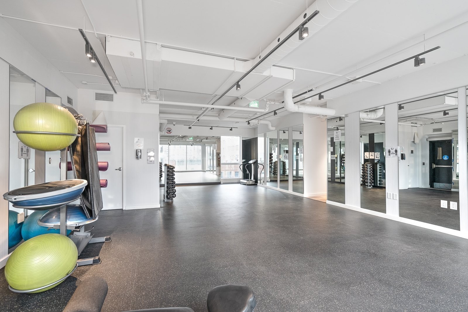 









1211


Rue Drummond

, 604,
Montréal (Ville-Marie),




QC
H3G0E6

