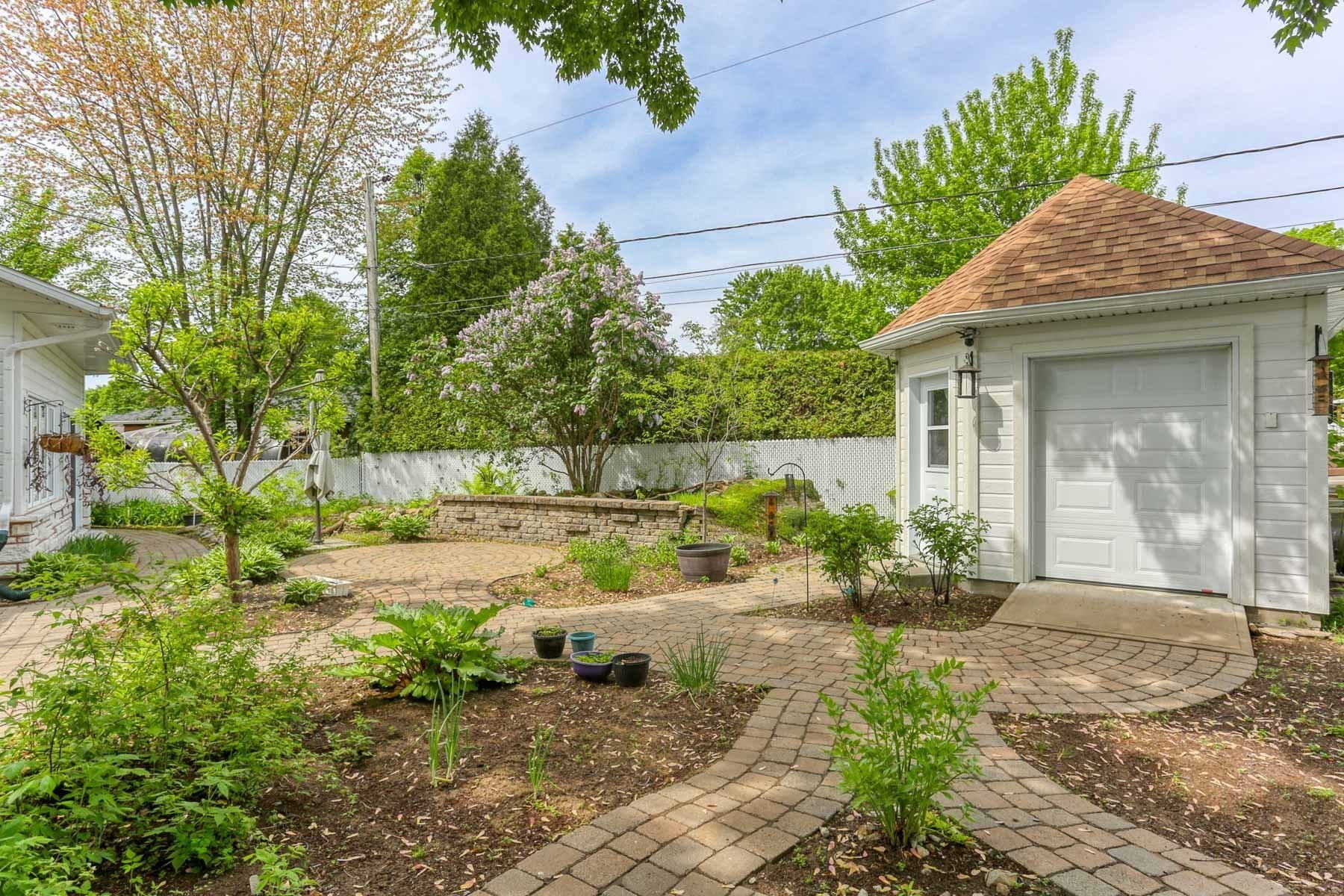 









3430


Rue de Lyon

,
Trois-Rivières,




QC
G8Y3L8

