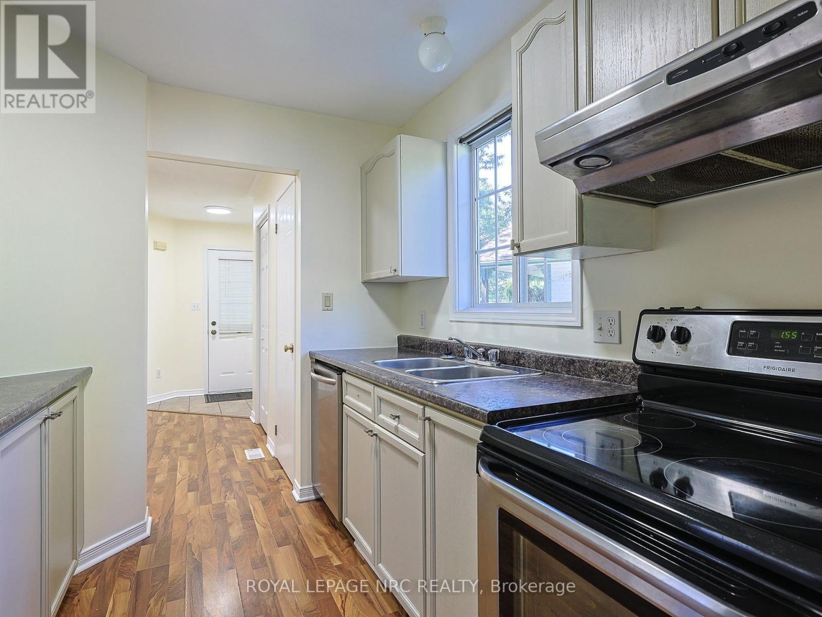 












11 WILLVER DRIVE

,
St. Catharines,




Ontario
L2M7Y1

