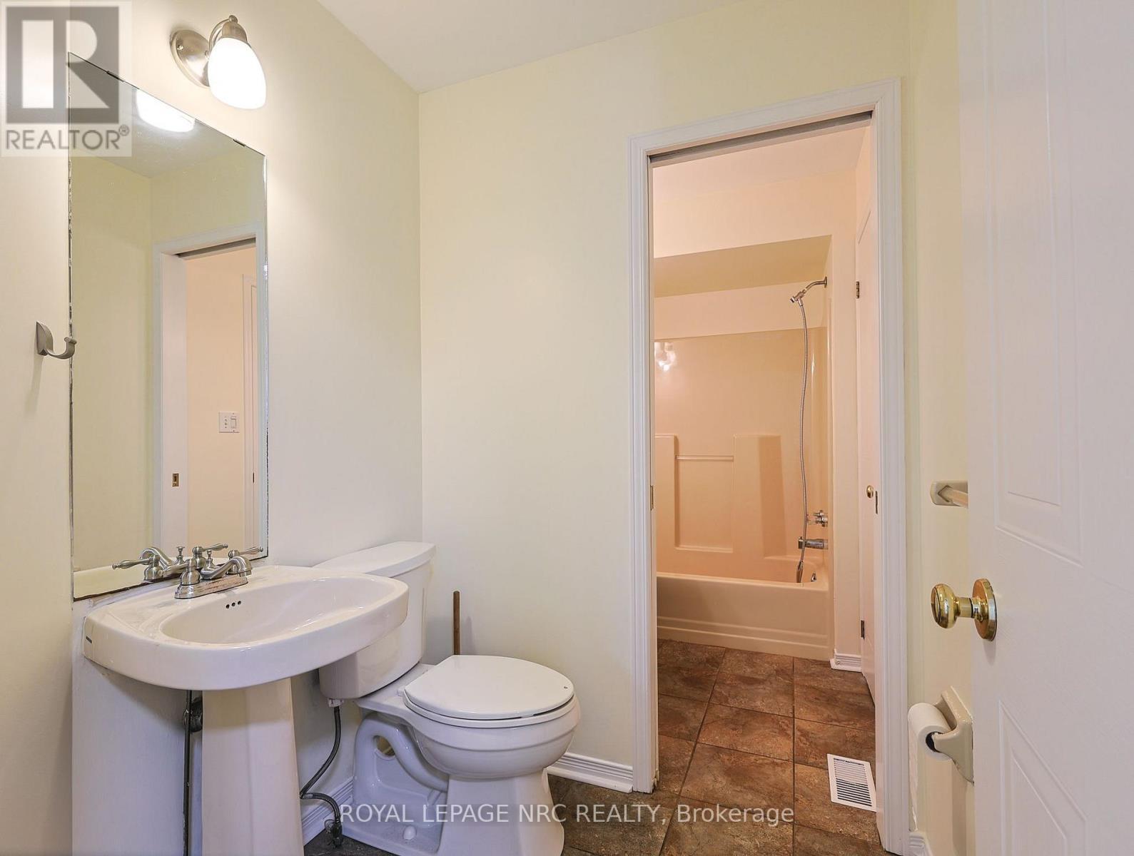 












11 WILLVER DRIVE

,
St. Catharines,




Ontario
L2M7Y1

