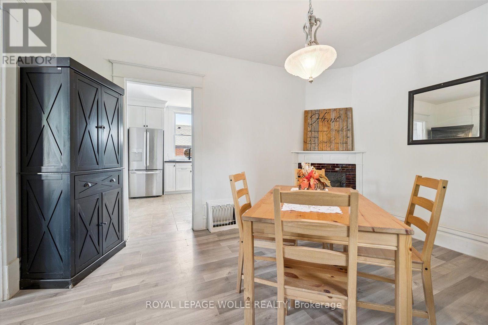 












99 CEDAR STREET

,
Cambridge,




Ontario
N1S1V7

