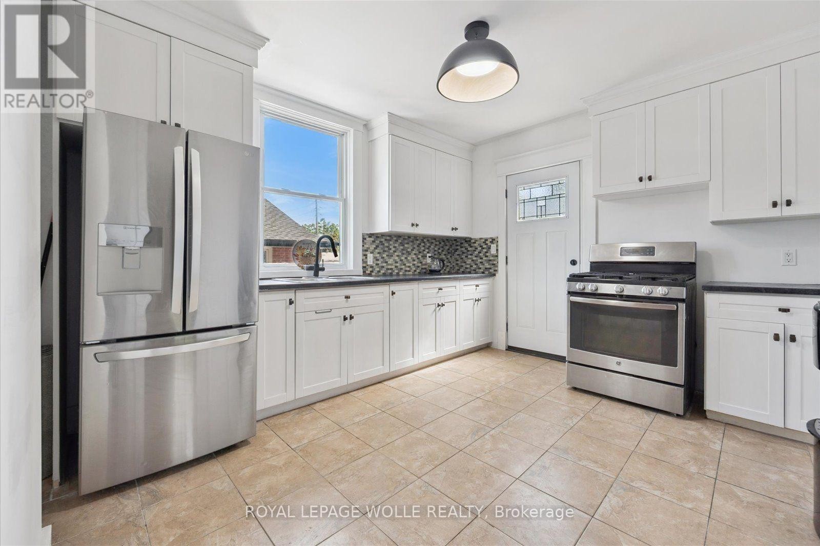 












99 CEDAR STREET

,
Cambridge,




Ontario
N1S1V7

