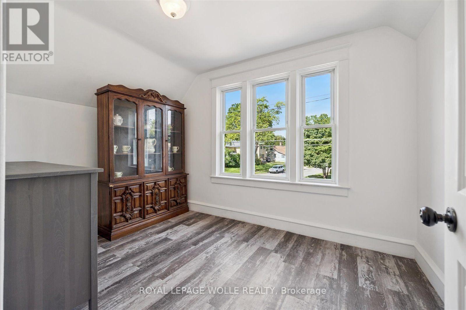 












99 CEDAR STREET

,
Cambridge,




Ontario
N1S1V7

