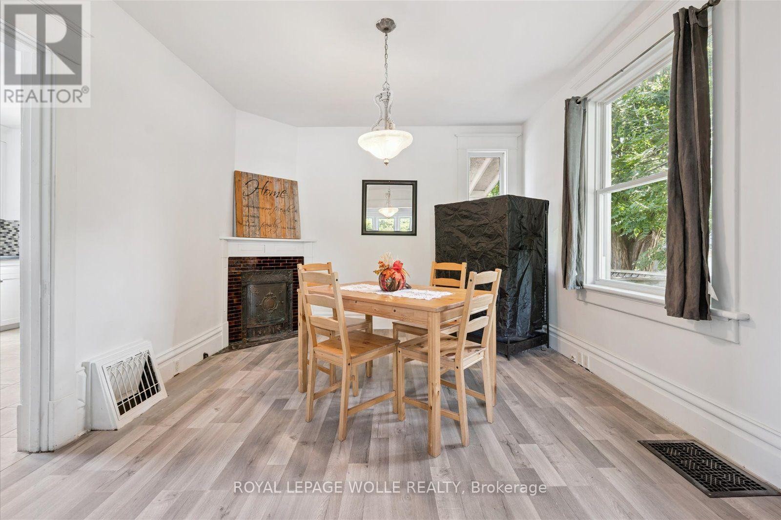 












99 CEDAR STREET

,
Cambridge,




Ontario
N1S1V7

