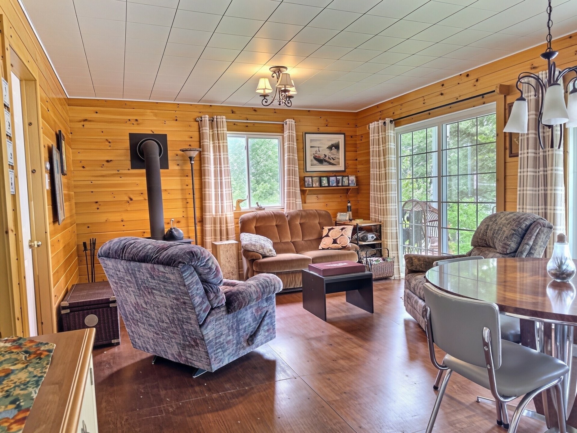 









13


Ch. du Lac-Brisebois

,
Latulipe-et-Gaboury,




QC
J0Z2N0

