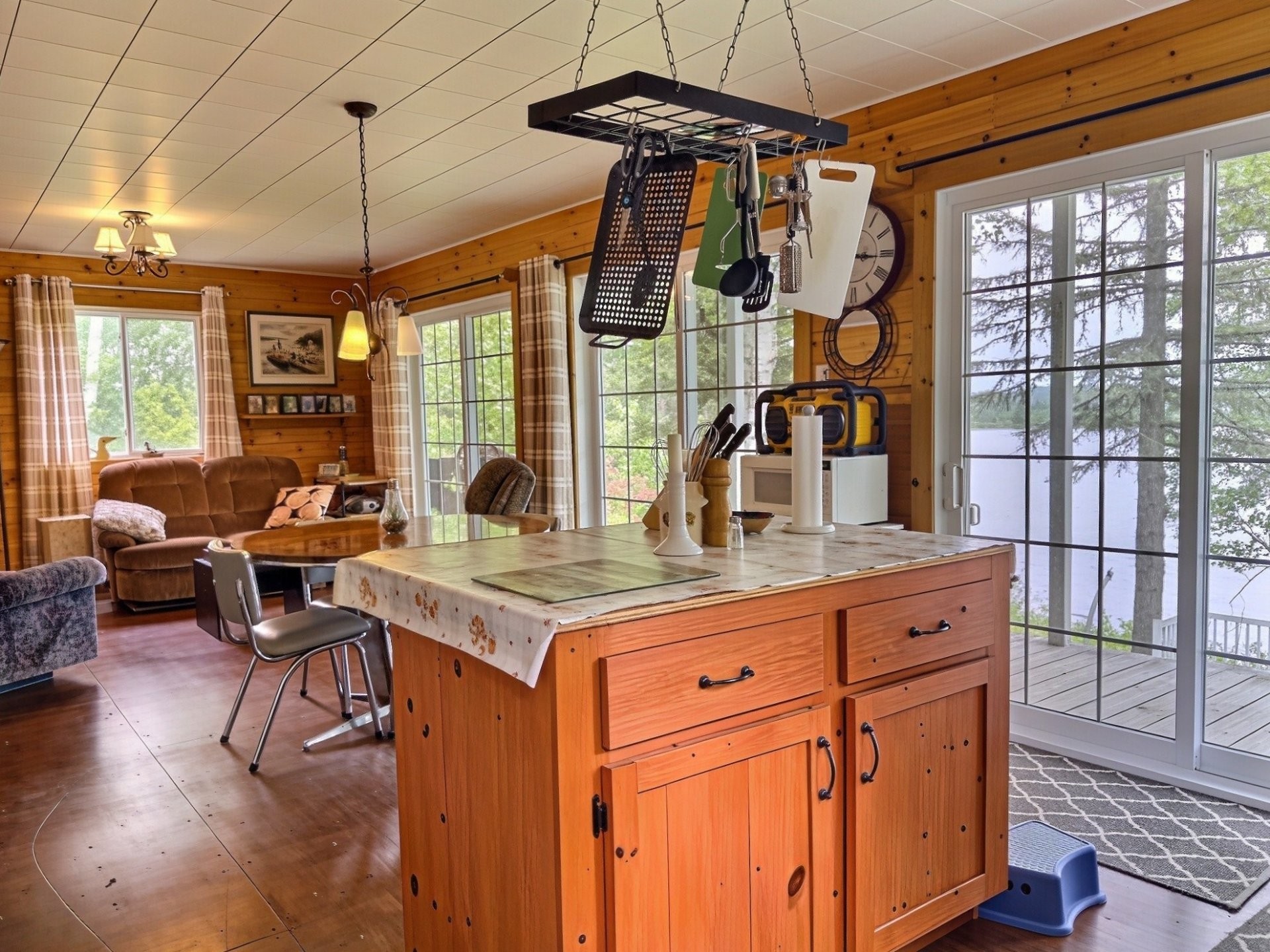 









13


Ch. du Lac-Brisebois

,
Latulipe-et-Gaboury,




QC
J0Z2N0

