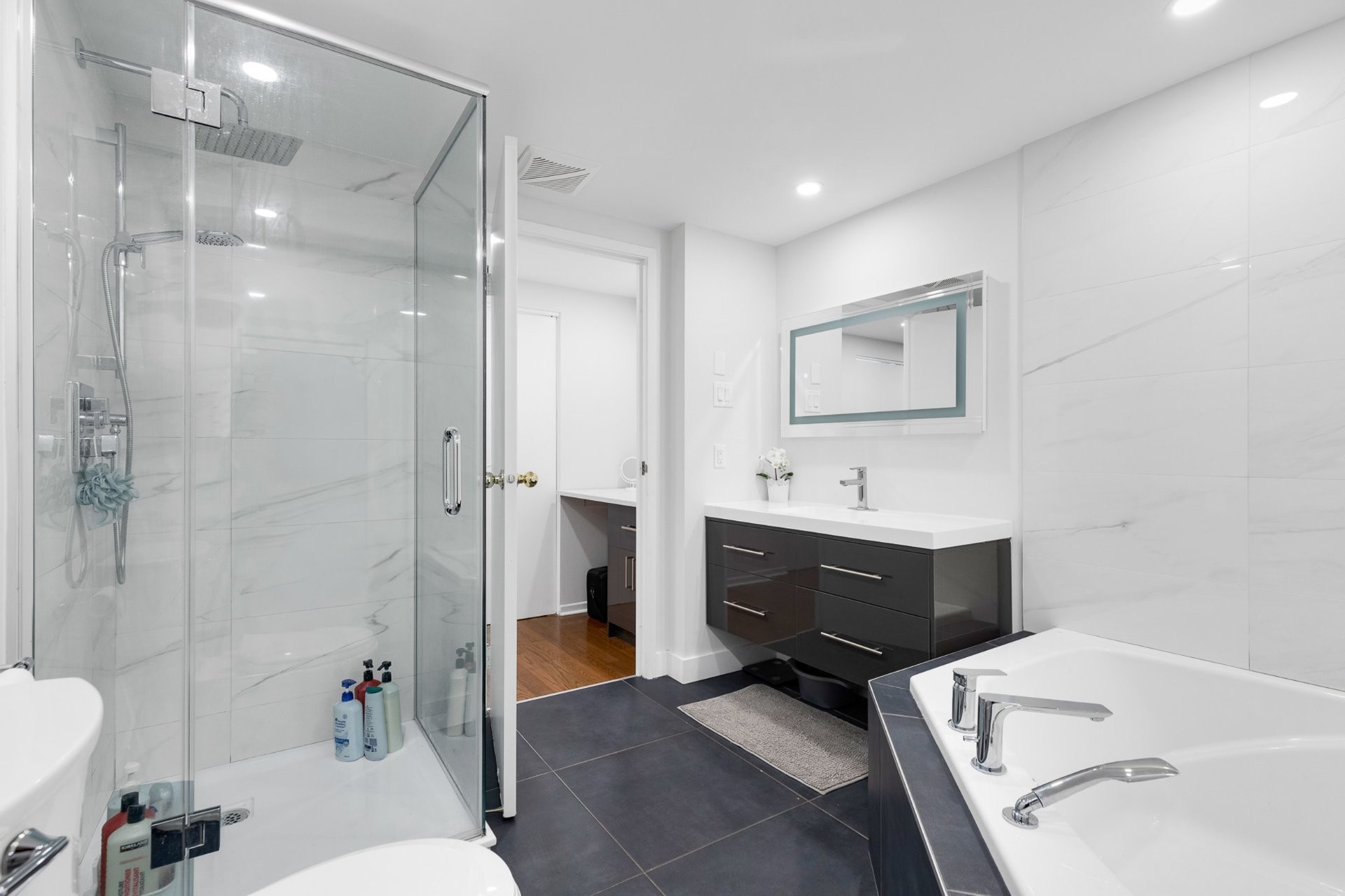 









6500


Ch. Mackle

, 305,
Côte-Saint-Luc,




QC
H4W3G7

