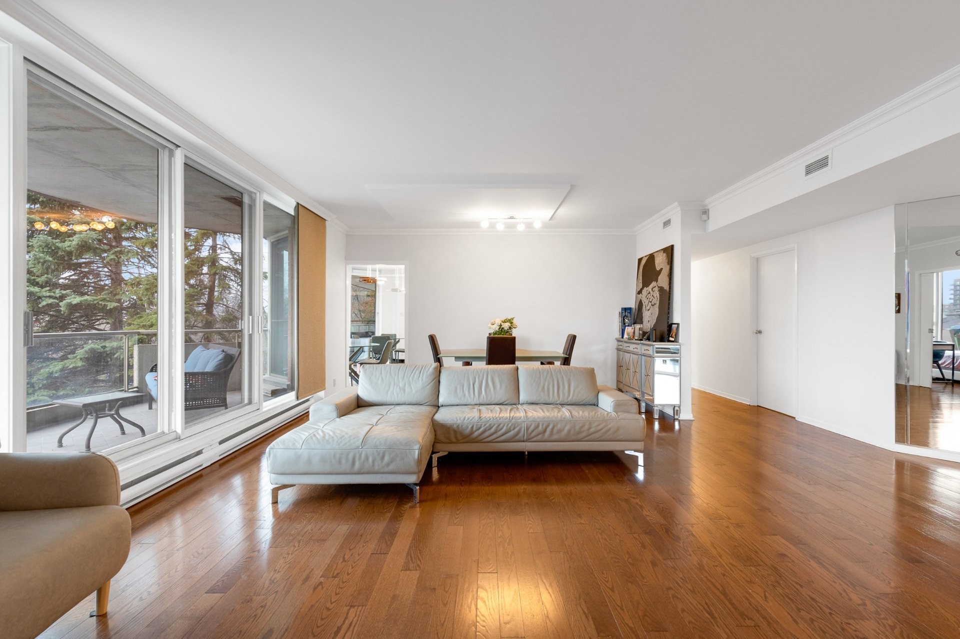 









6500


Ch. Mackle

, 305,
Côte-Saint-Luc,




QC
H4W3G7

