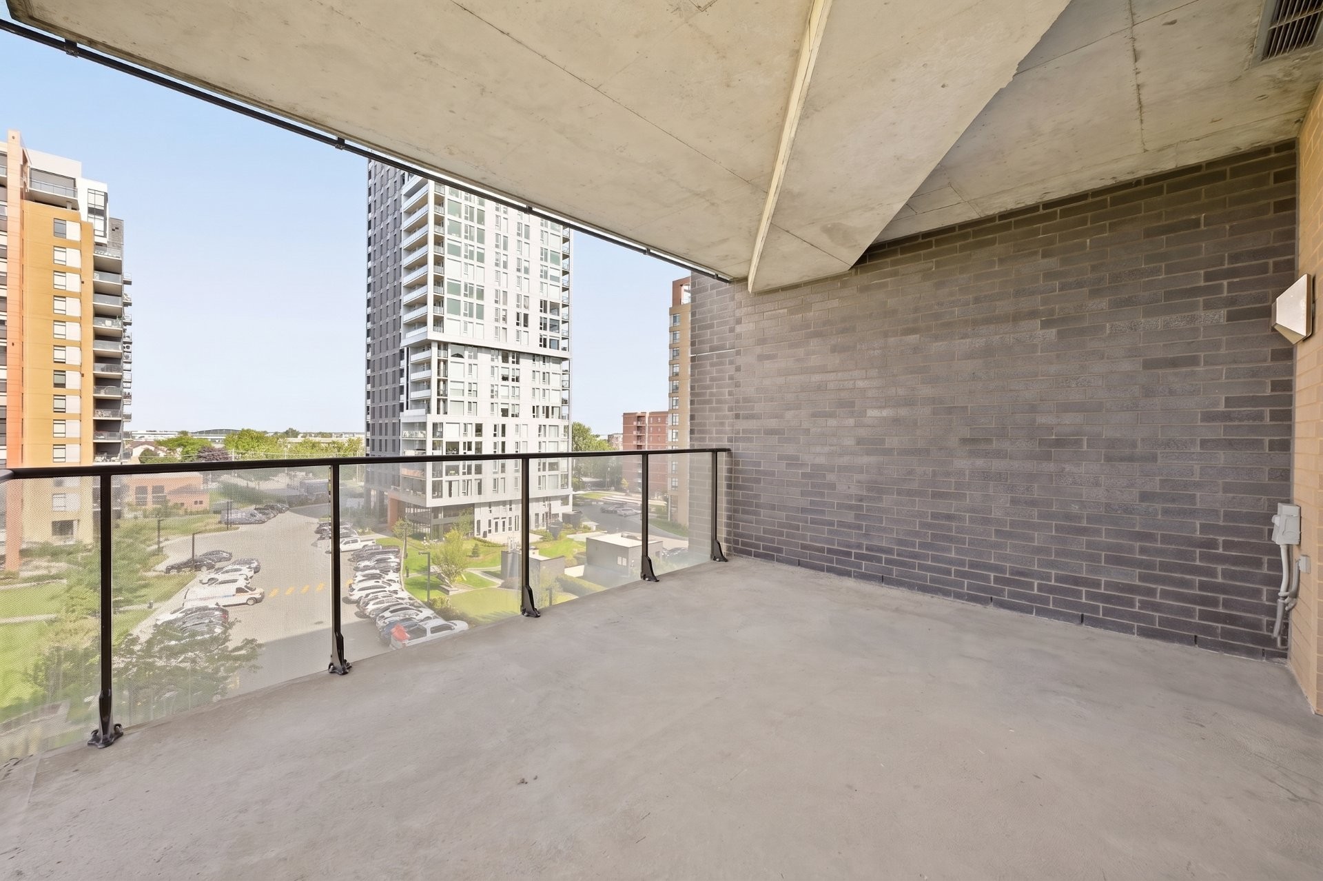 









2875


Av. du Cosmodôme

, 603,
Laval (Chomedey),




QC
H7T0E3

