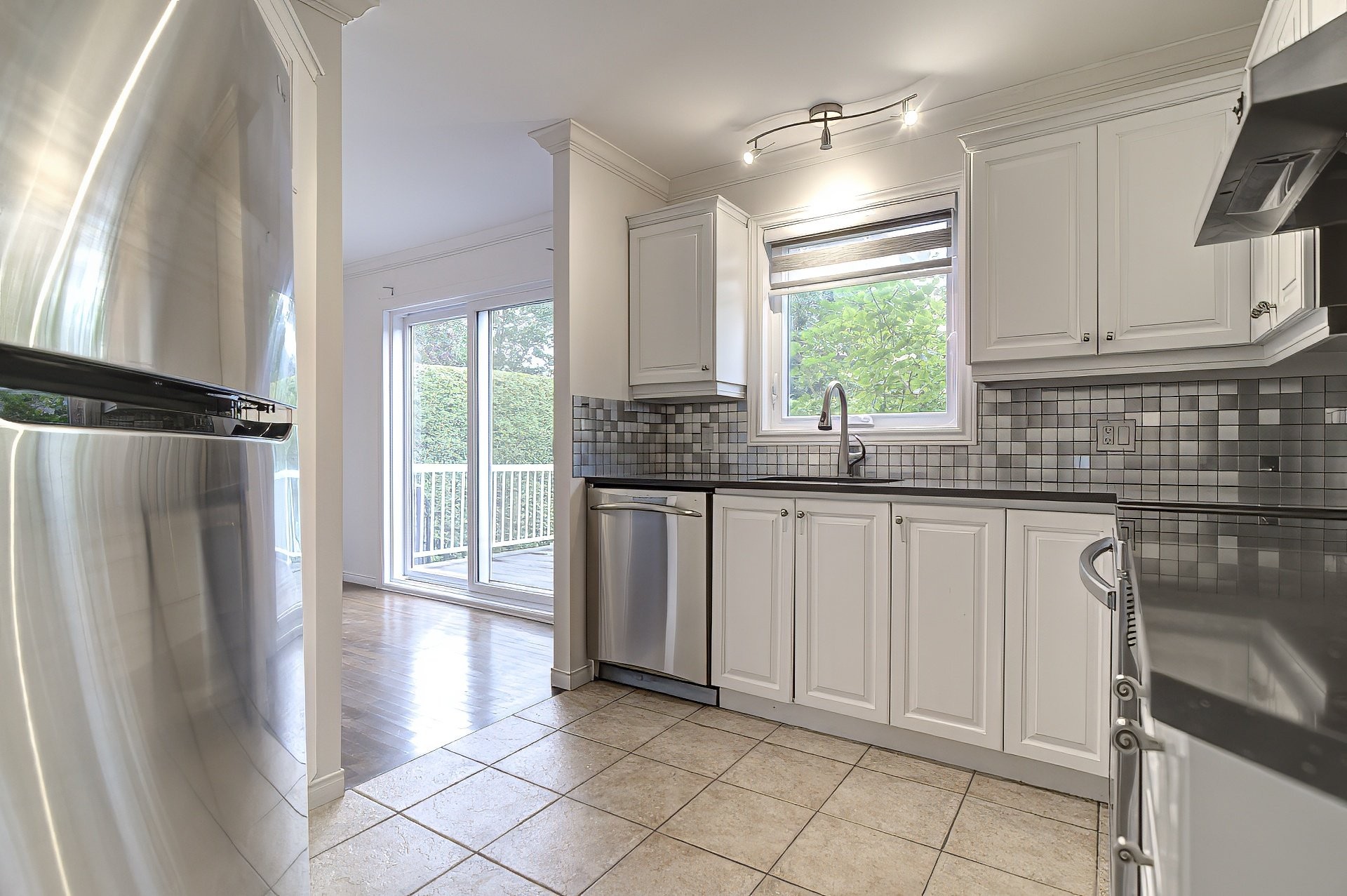 









81


Rue des Souverains

,
Blainville,




QC
J7C5R4

