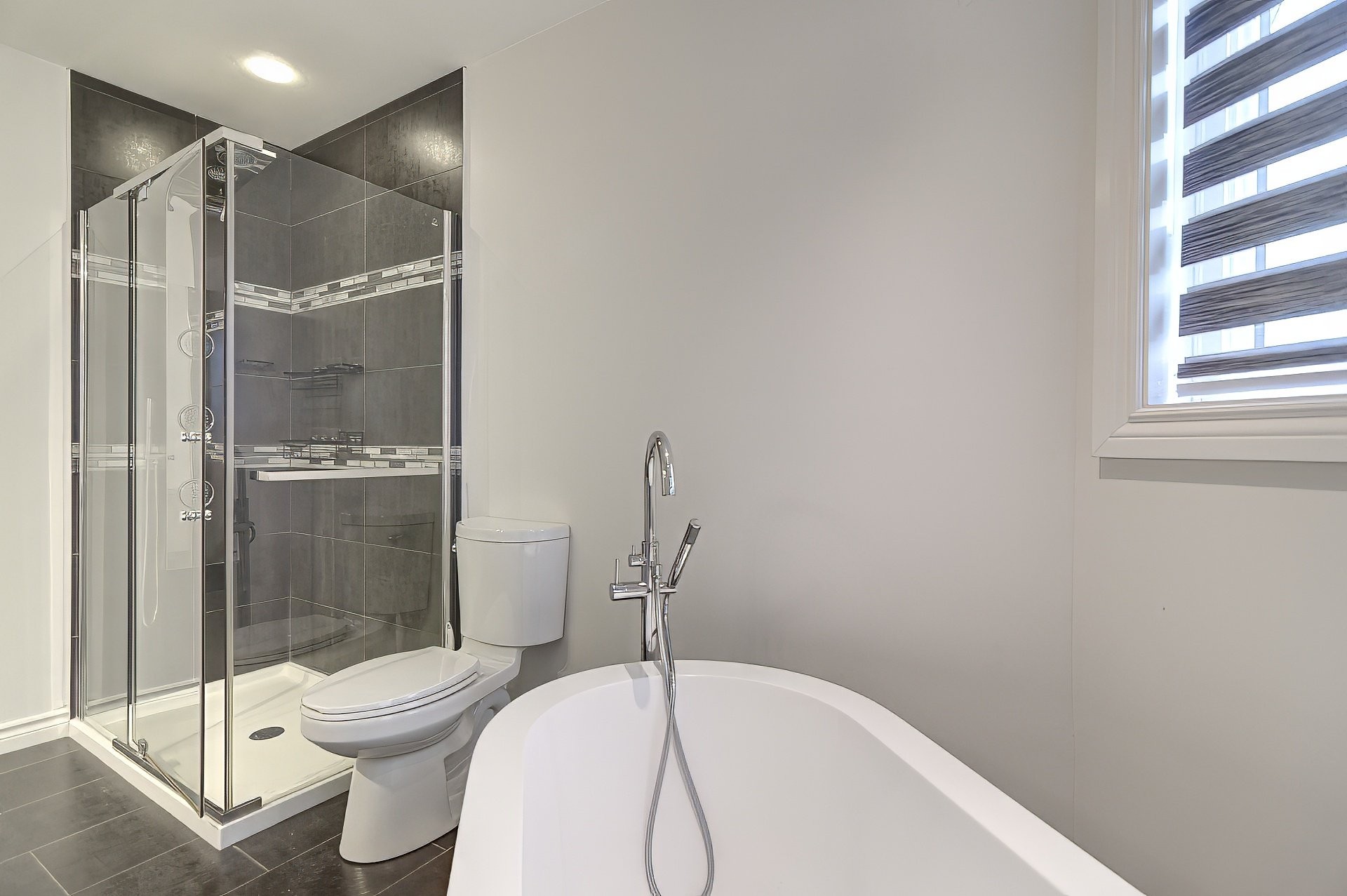 









81


Rue des Souverains

,
Blainville,




QC
J7C5R4

