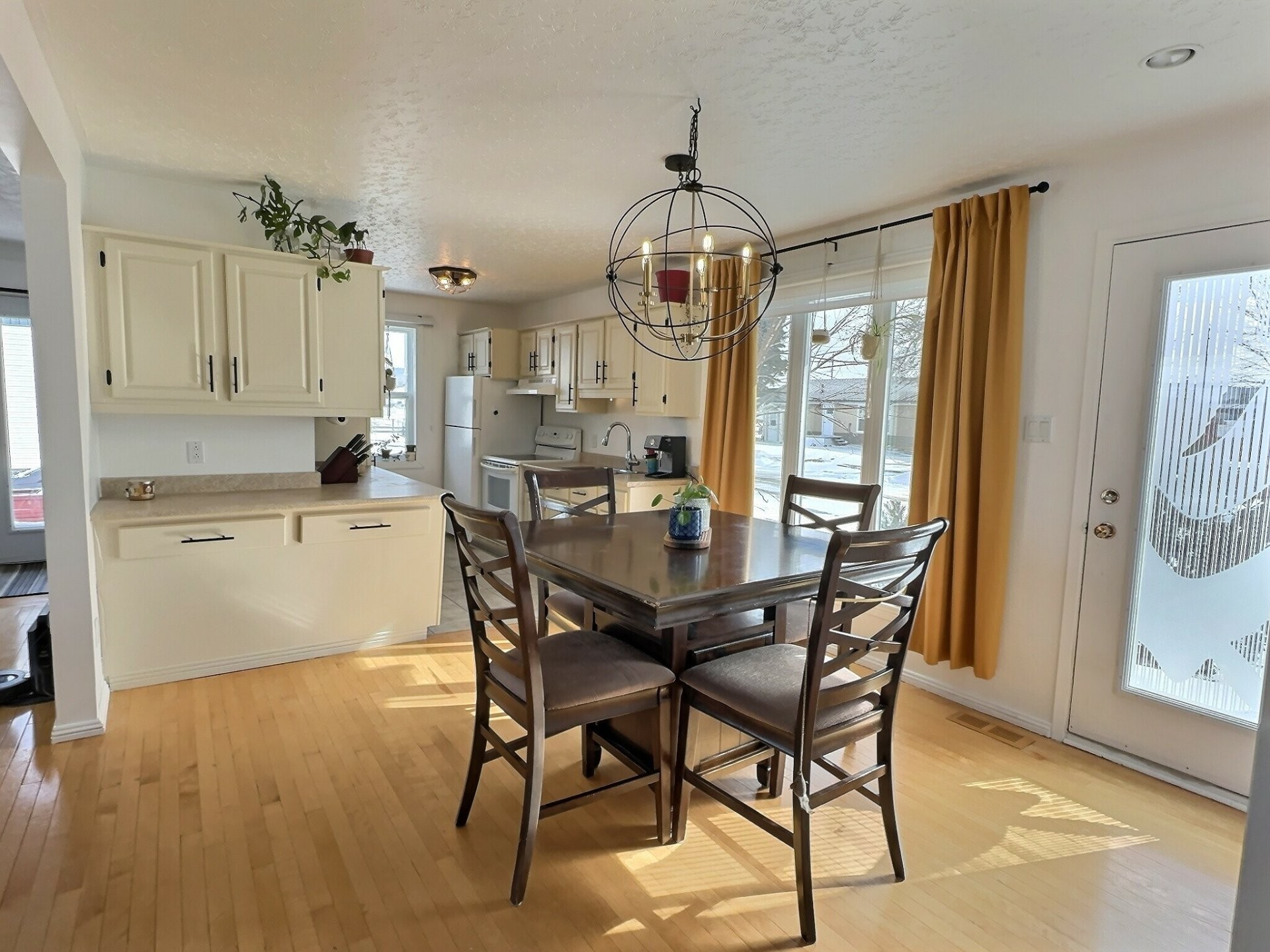 









3


Rue Létourneau

,
Ville-Marie,




QC
J9V1T8

