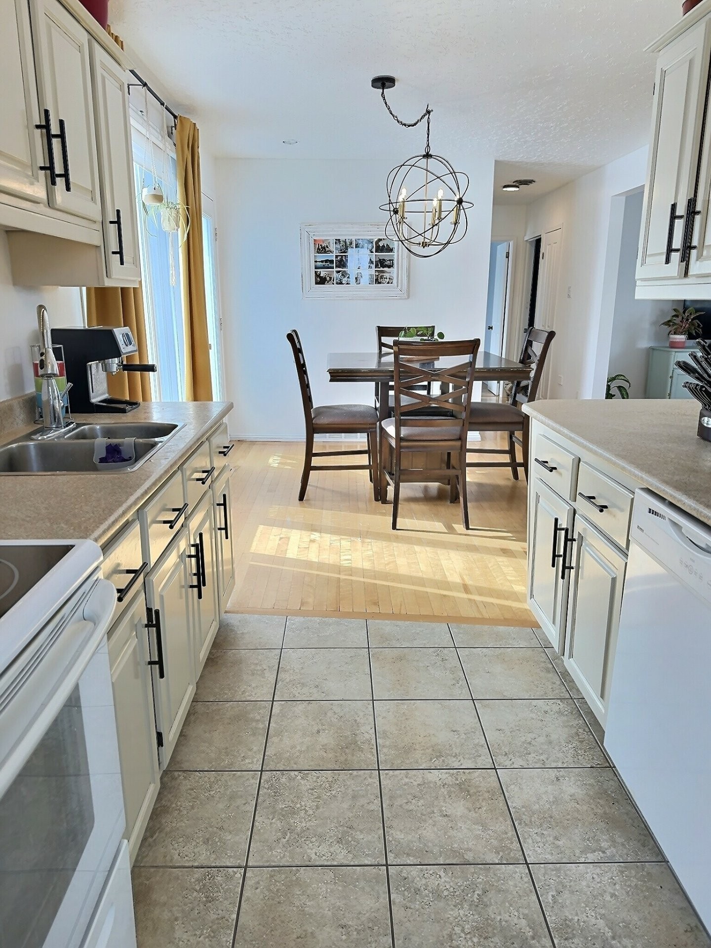 









3


Rue Létourneau

,
Ville-Marie,




QC
J9V1T8

