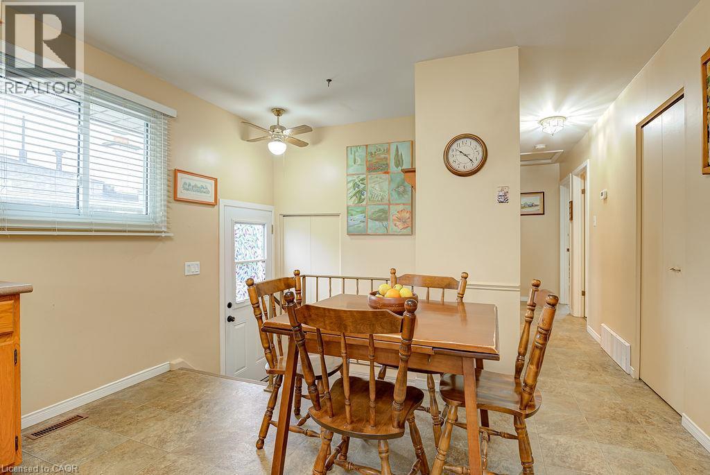 












210 SHELLEY Drive

,
Kitchener,




Ontario
N2C1N1

