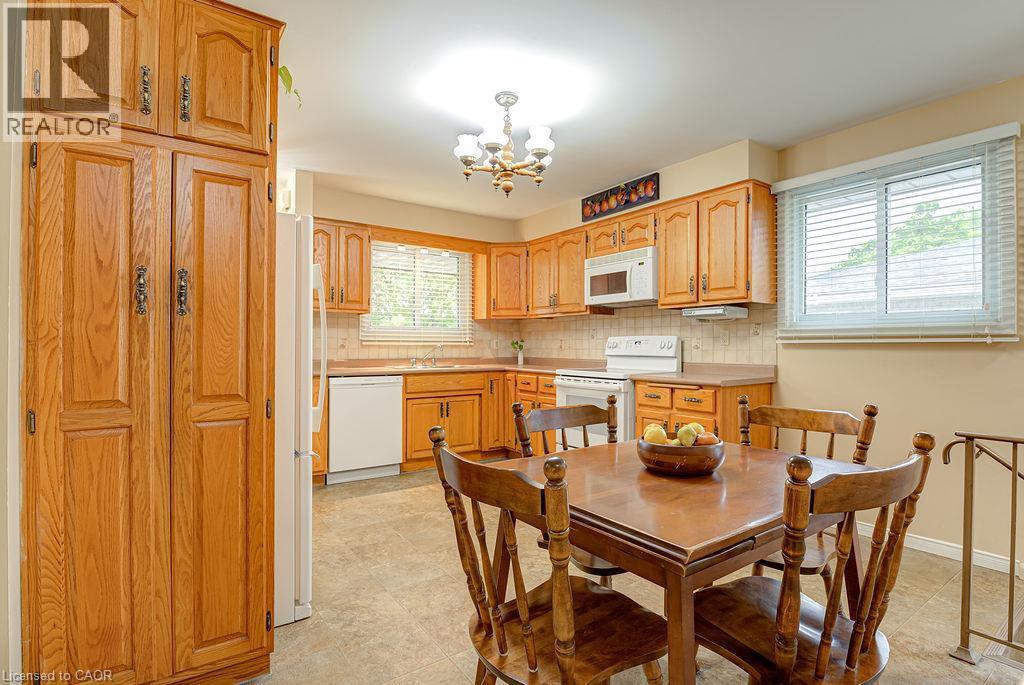 












210 SHELLEY Drive

,
Kitchener,




Ontario
N2C1N1

