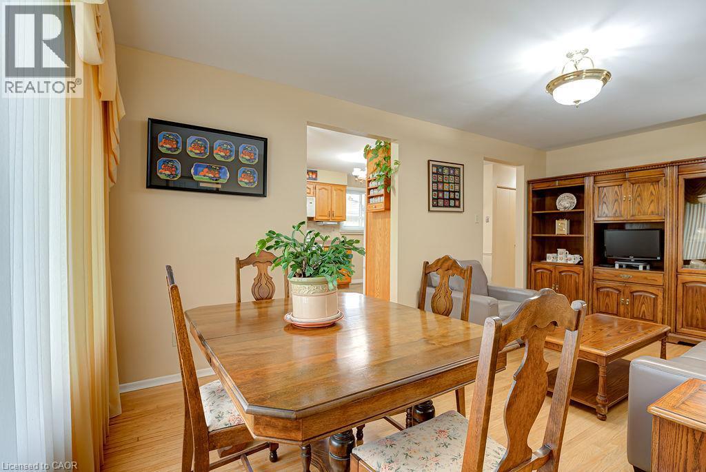 












210 SHELLEY Drive

,
Kitchener,




Ontario
N2C1N1

