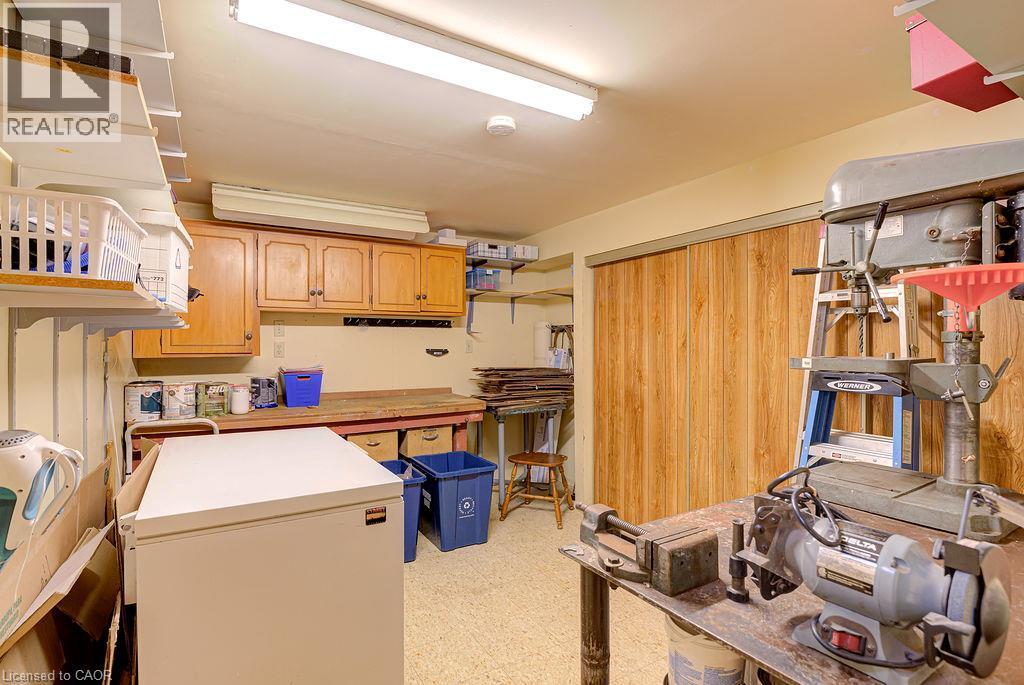 












210 SHELLEY Drive

,
Kitchener,




Ontario
N2C1N1

