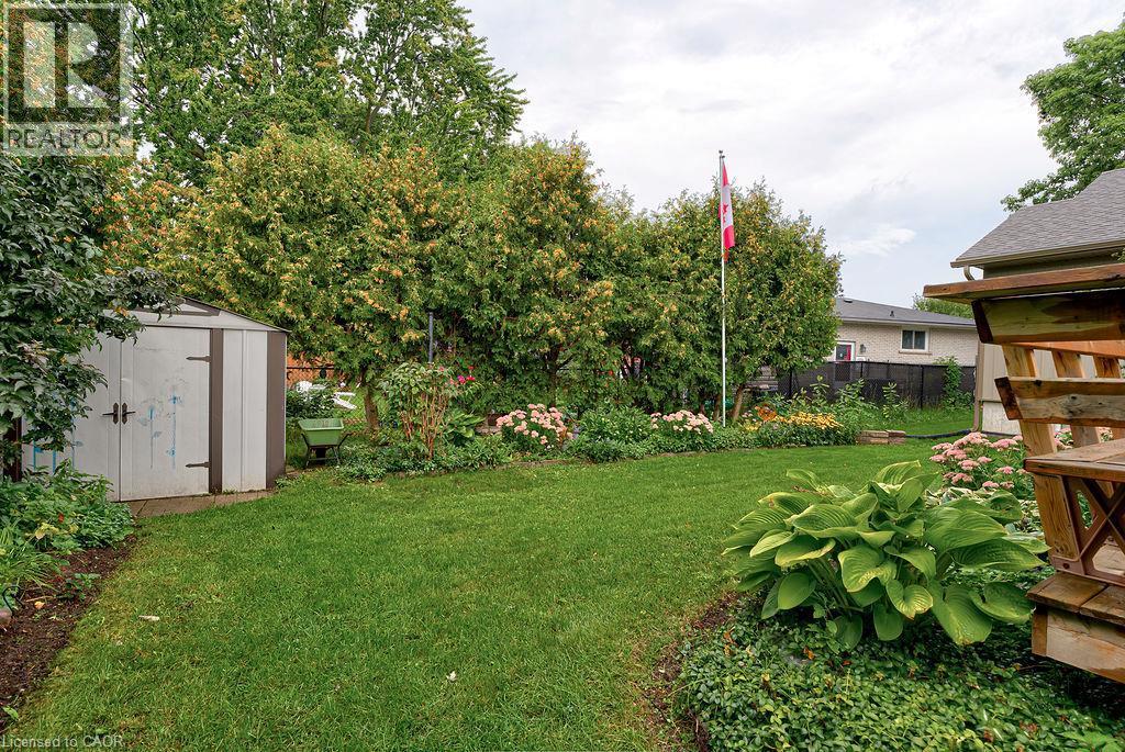 












210 SHELLEY Drive

,
Kitchener,




Ontario
N2C1N1

