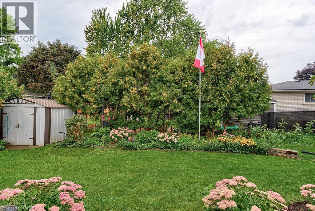 












210 SHELLEY Drive

,
Kitchener,




Ontario
N2C1N1

