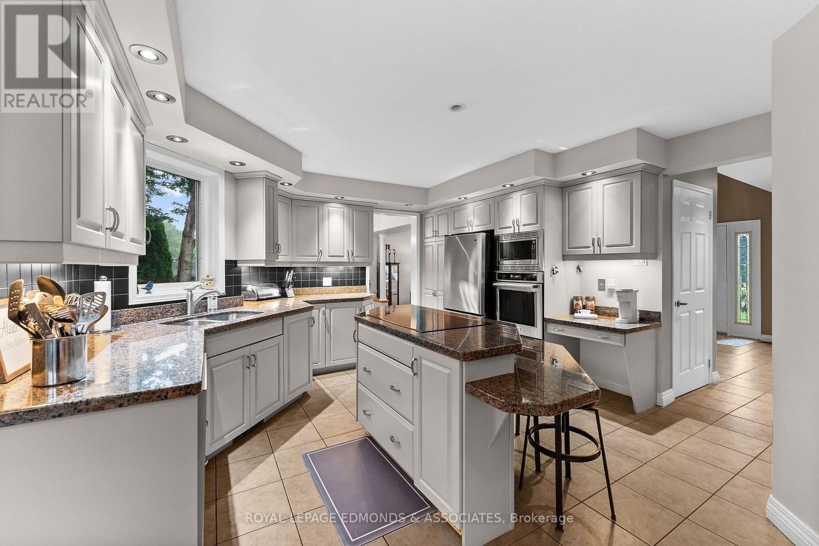 












131 OWENS STREET

,
Pembroke,




Ontario
K8A8K1

