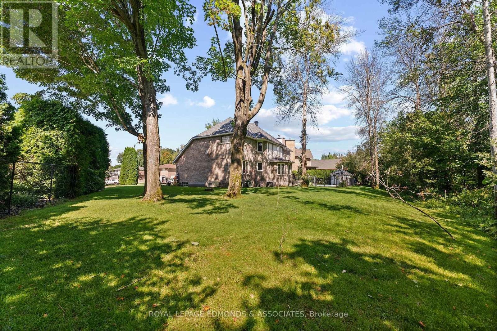 












131 OWENS STREET

,
Pembroke,




Ontario
K8A8K1


