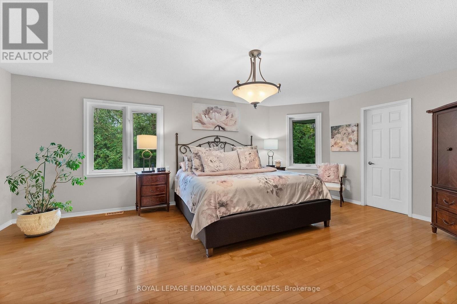












131 OWENS STREET

,
Pembroke,




Ontario
K8A8K1

