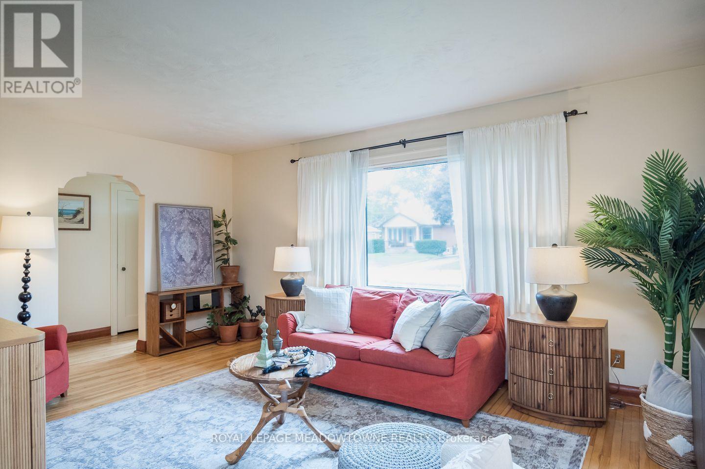 












436 BROADWAY AVENUE

,
Milton,




Ontario
L9T1T9

