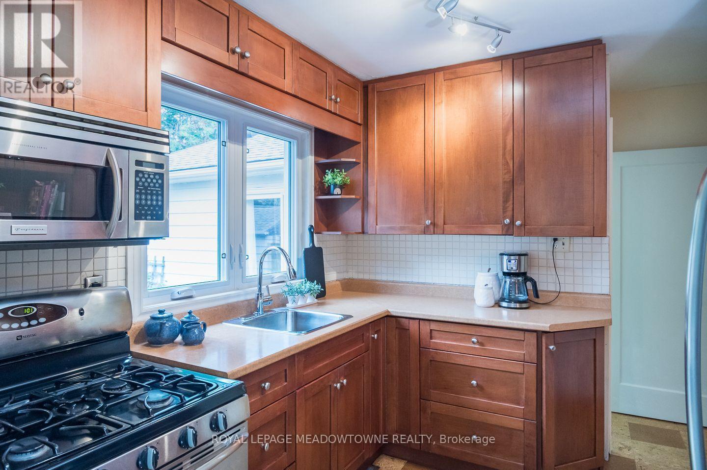 












436 BROADWAY AVENUE

,
Milton,




Ontario
L9T1T9


