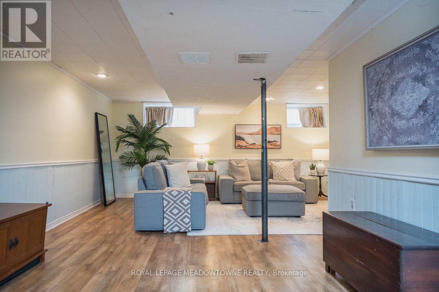 












436 BROADWAY AVENUE

,
Milton,




Ontario
L9T1T9

