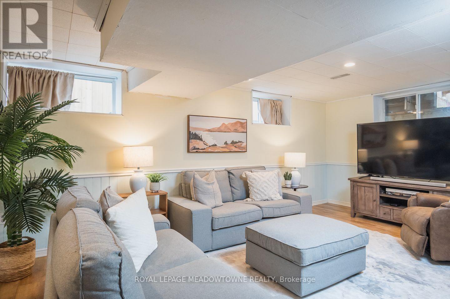 












436 BROADWAY AVENUE

,
Milton,




Ontario
L9T1T9

