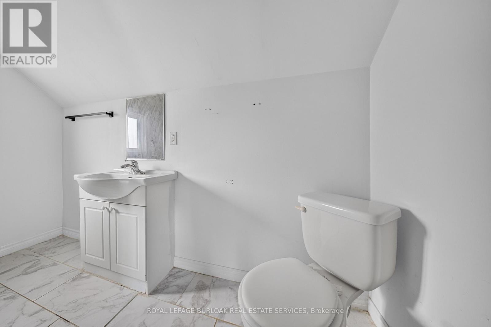 












461 JOHN STREET

,
Sault Ste Marie,




Ontario
P6C3J8


