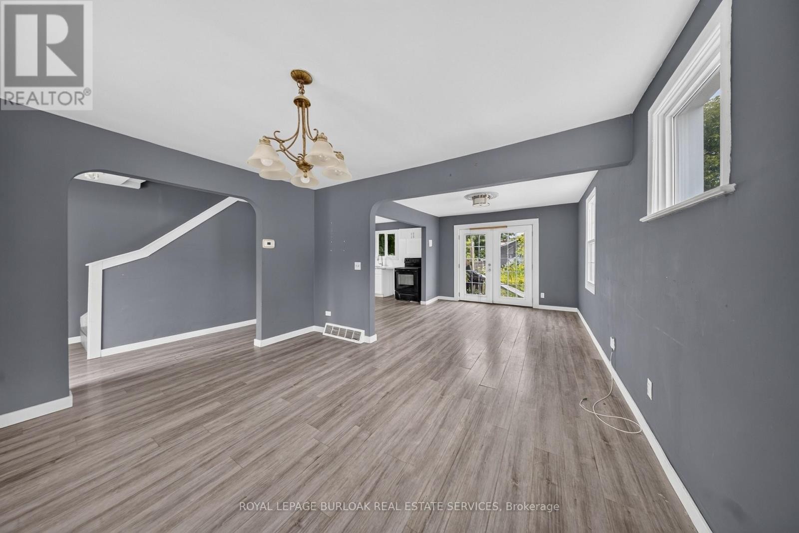 












461 JOHN STREET

,
Sault Ste Marie,




Ontario
P6C3J8

