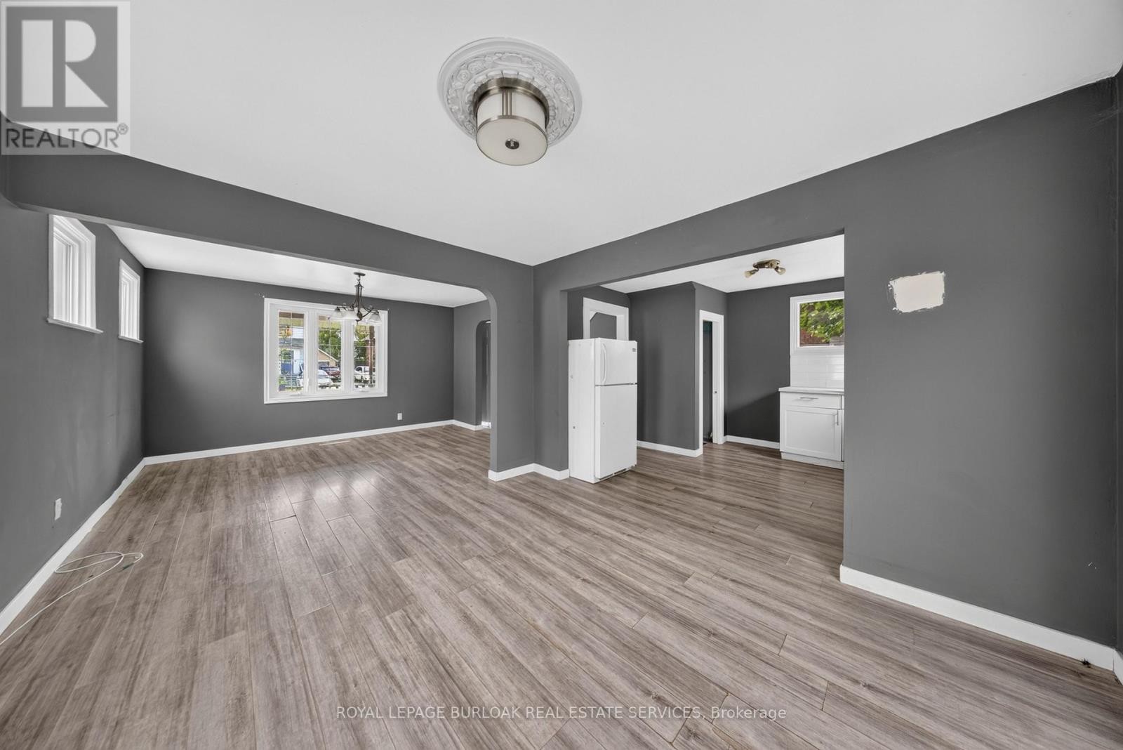 












461 JOHN STREET

,
Sault Ste Marie,




Ontario
P6C3J8

