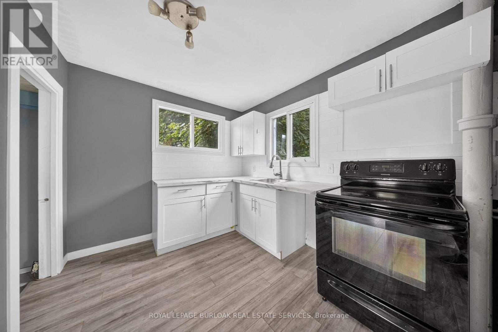 












461 JOHN STREET

,
Sault Ste Marie,




Ontario
P6C3J8

