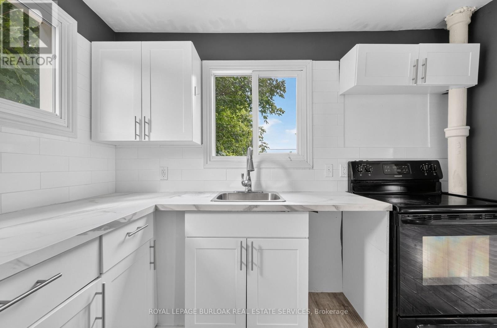 












461 JOHN STREET

,
Sault Ste Marie,




Ontario
P6C3J8

