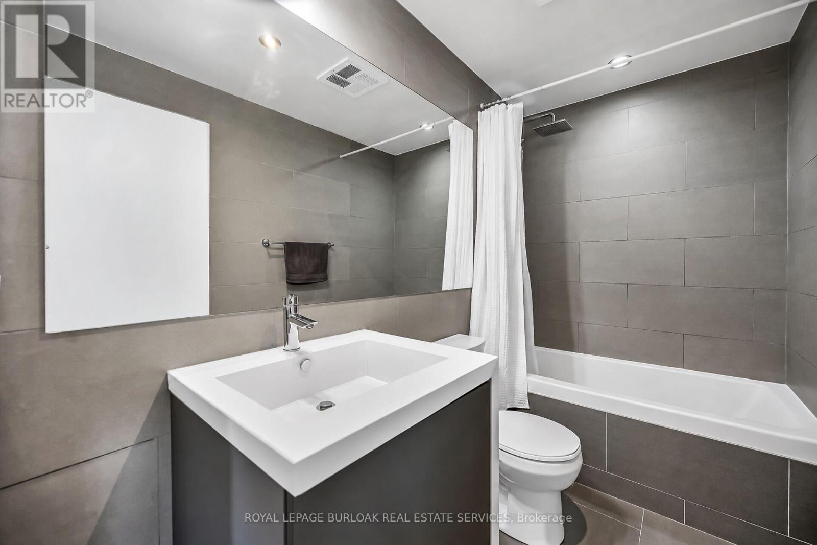 












902 - 1201 DUNDAS STREET E

,
Toronto,




Ontario
M4M1S2

