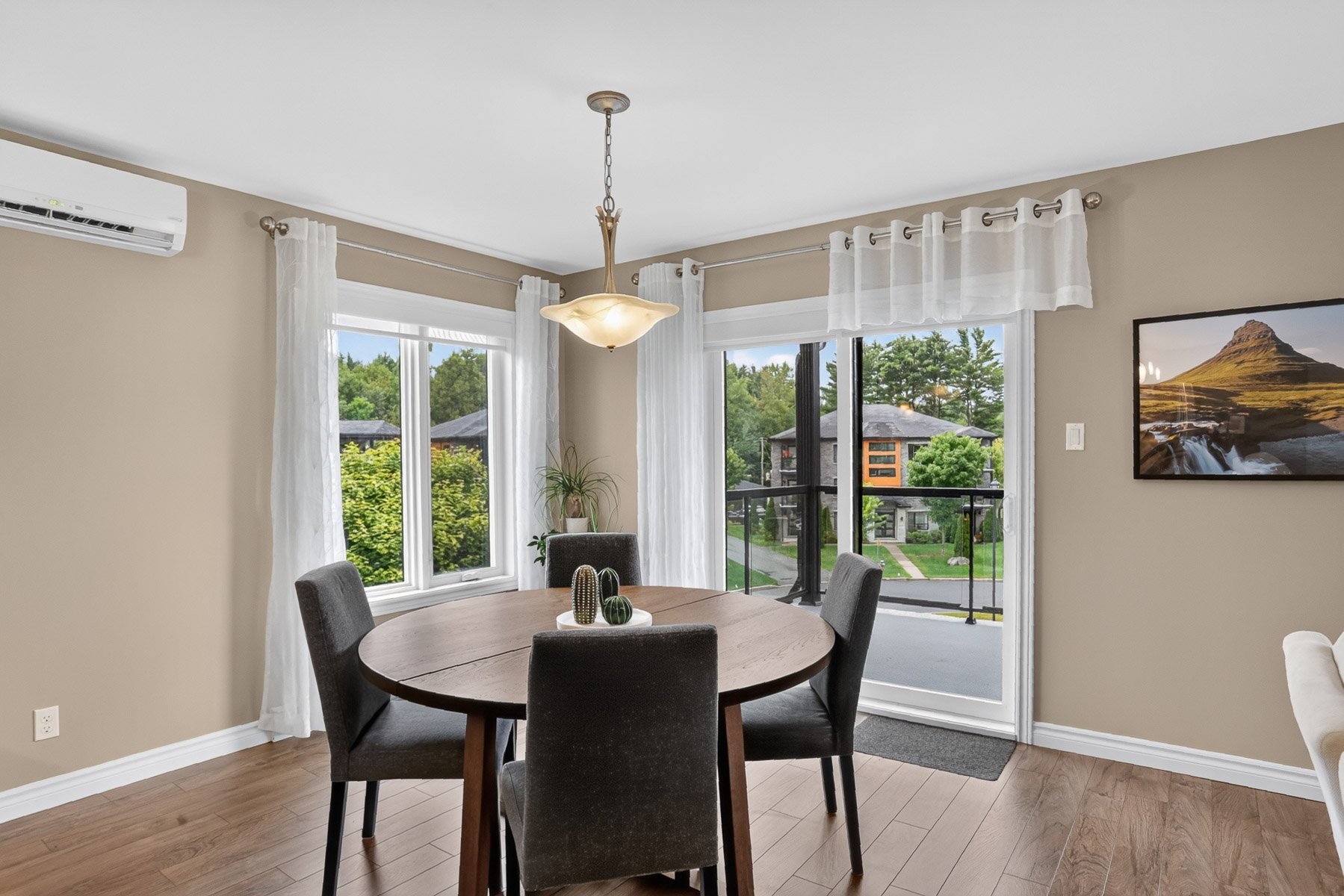 









4705


Place de la Marquise

, 302,
Trois-Rivières,




QC
G8Y0H1

