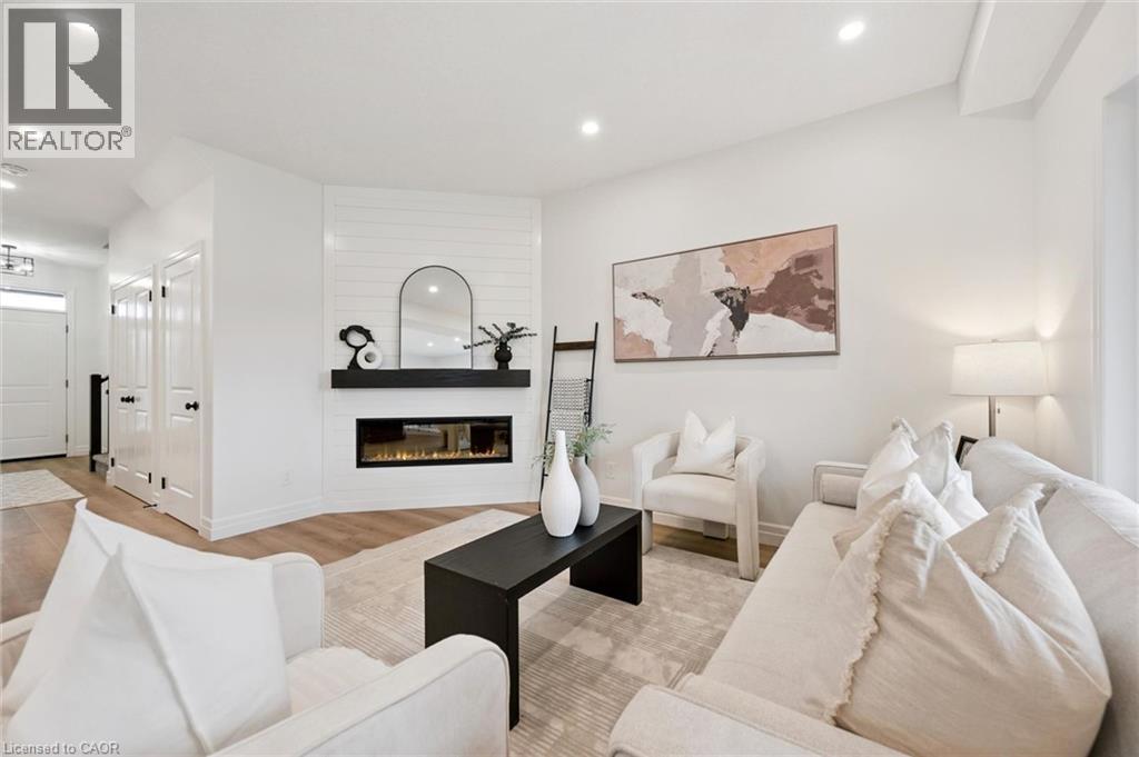 












44 WEYMOUTH Street

,
Elmira,




Ontario
N3B0G3

