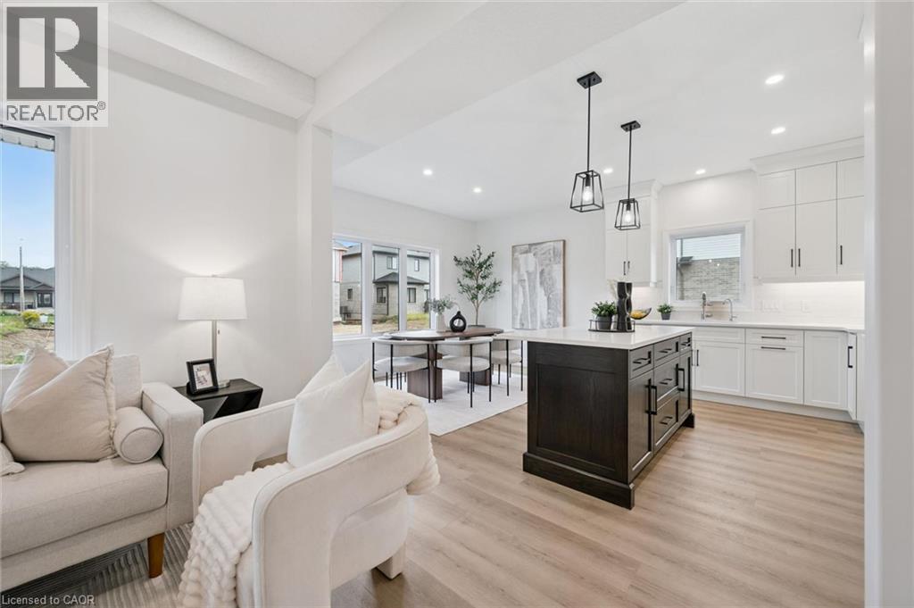 












44 WEYMOUTH Street

,
Elmira,




Ontario
N3B0G3

