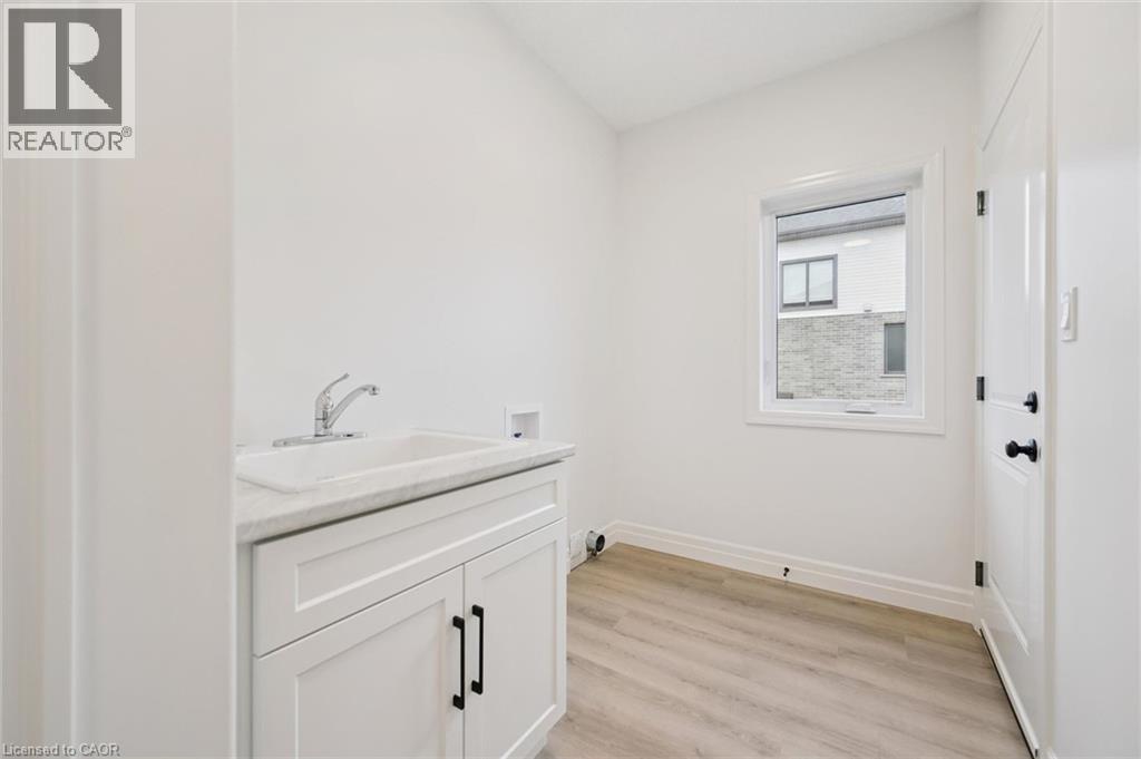 












44 WEYMOUTH Street

,
Elmira,




Ontario
N3B0G3

