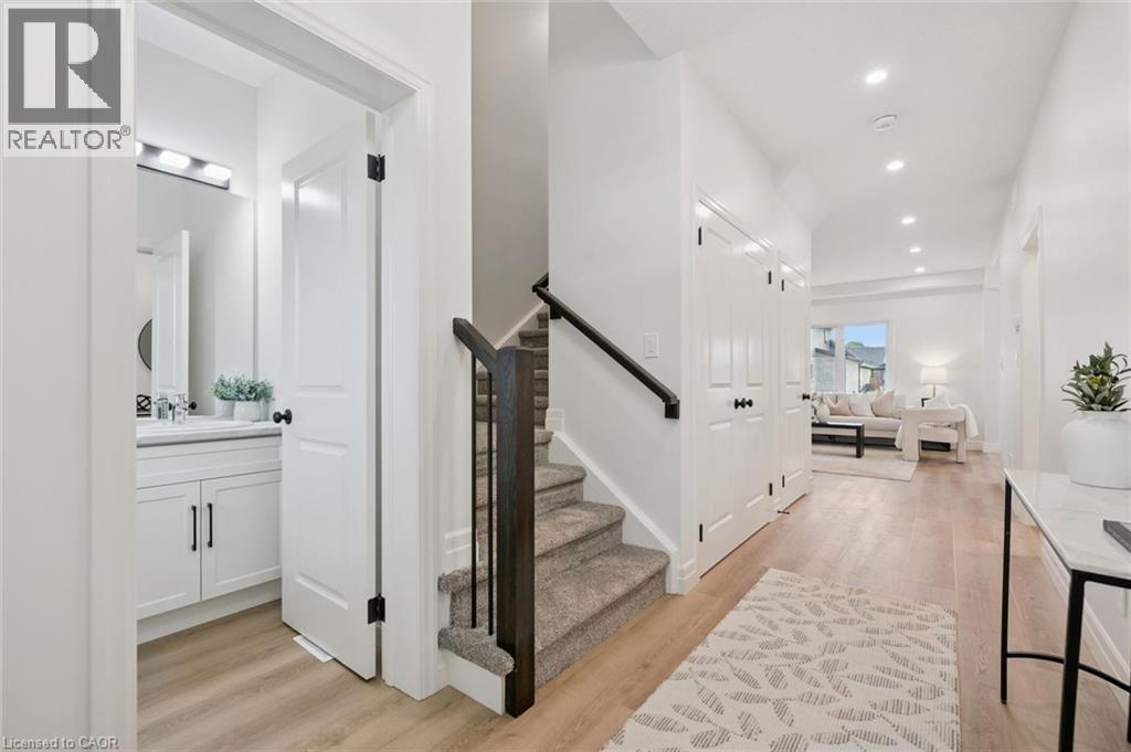 












44 WEYMOUTH Street

,
Elmira,




Ontario
N3B0G3

