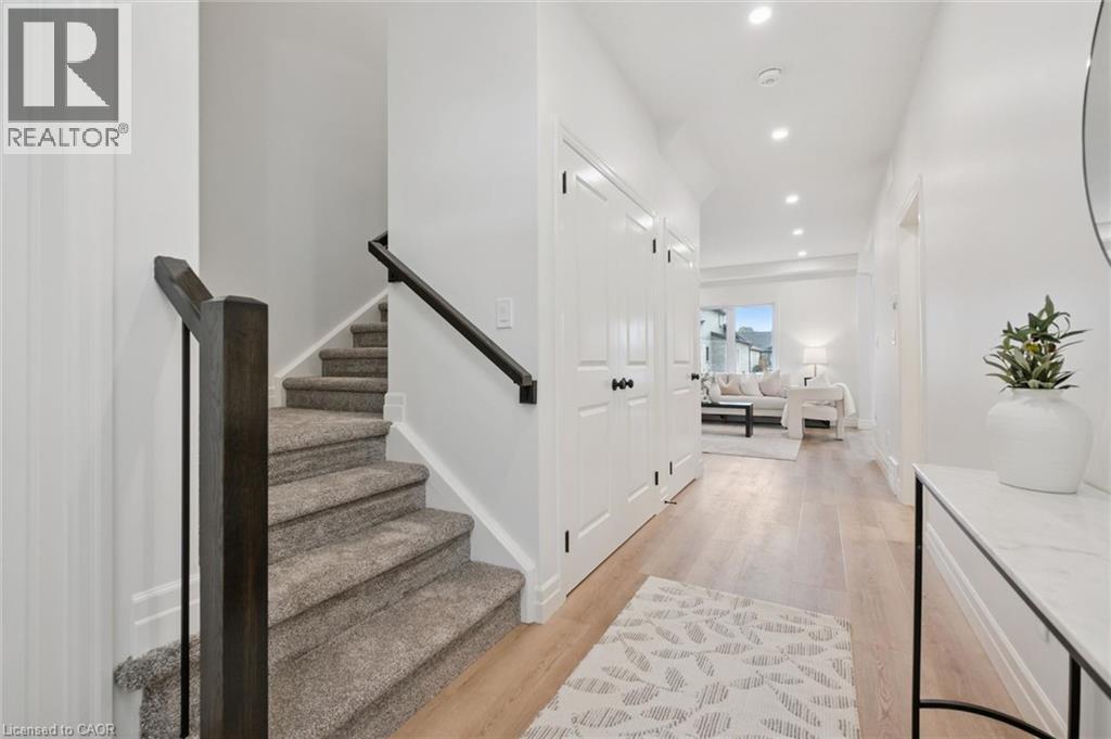 












44 WEYMOUTH Street

,
Elmira,




Ontario
N3B0G3

