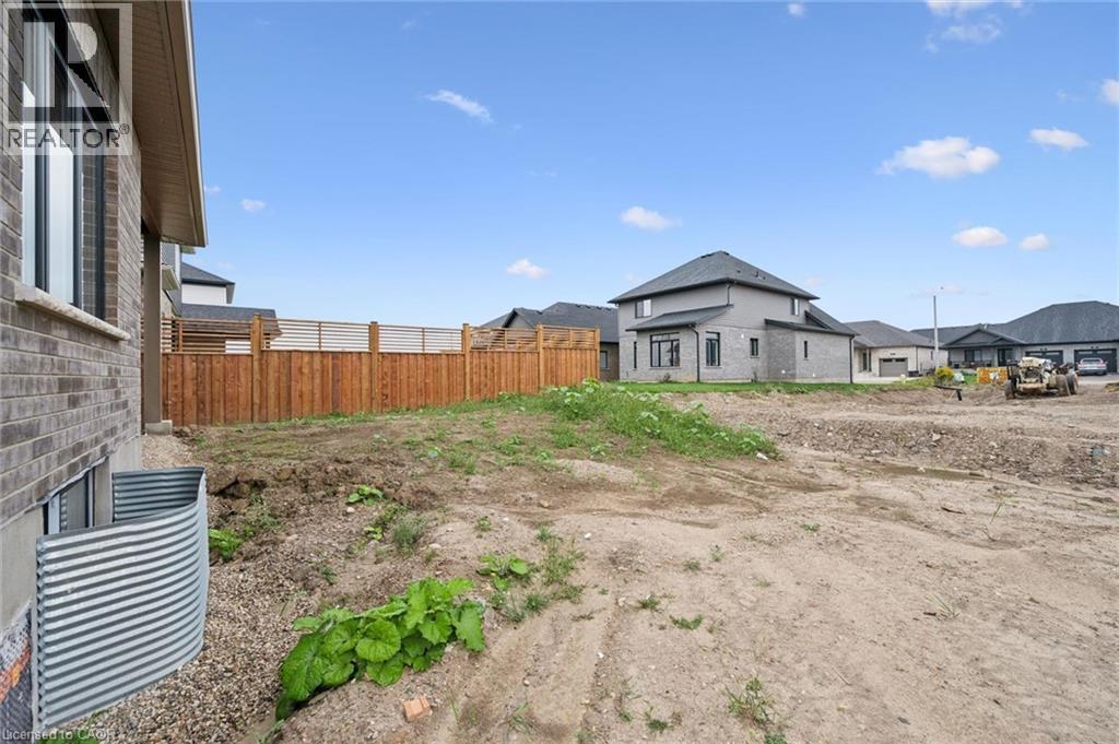 












44 WEYMOUTH Street

,
Elmira,




Ontario
N3B0G3

