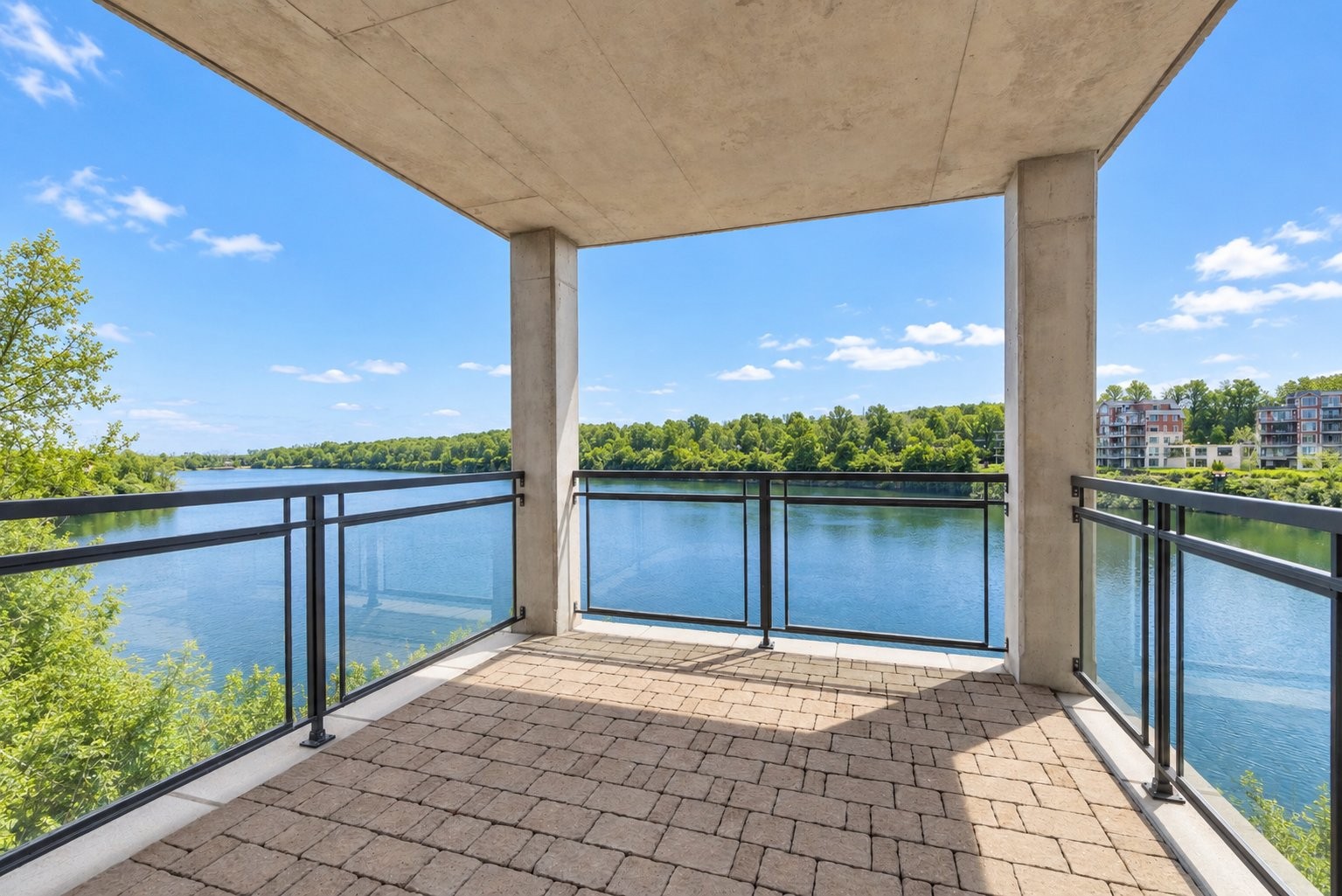 









303


Boul. Clairevue E.

, 2102,
Saint-Bruno-de-Montarville,




QC
J3V0B2

